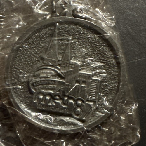 Metro Basketball Conference 1987 Keychain Louisville KY New Sealed Rare - Picture 1 of 3