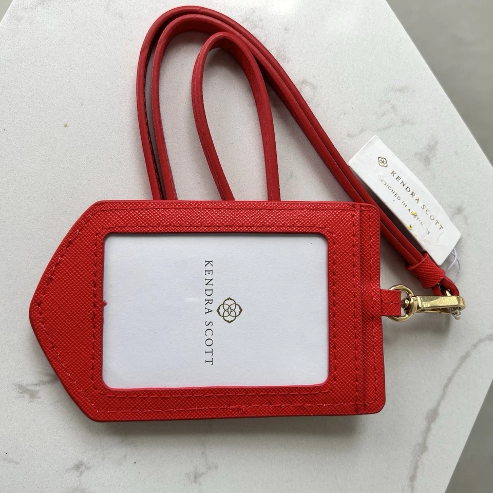 Kendra Scott Foto I.D. Cordón con tarjetero rojo con detalles dorados Foto 4 de 4