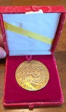 Antique "I HAVE CLIMBED THE GREAT WALL OF CHINA" MEDALLION. Free Shipping 