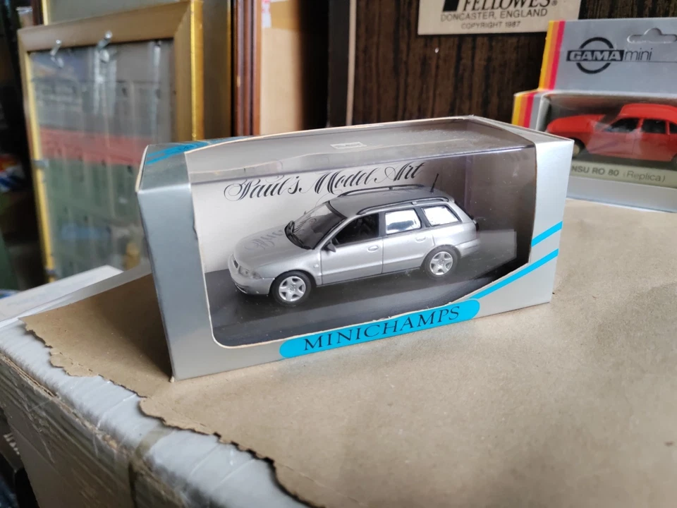 1/43 Boxed Model Minichamps 430015012 Audi A4 B5 Avant Silver - Image 2 of 3