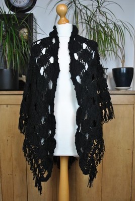 Handarbeit Vintage schwarz Häkelspitze Schal Halstuch Boho Fransen Überwurf
