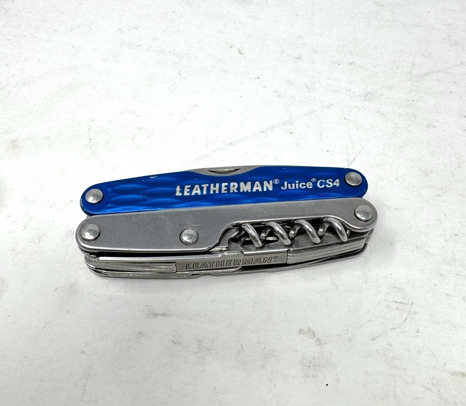 Multiherramienta Leatherman Juice CS4 azul y plata retirada Foto 2 de 4