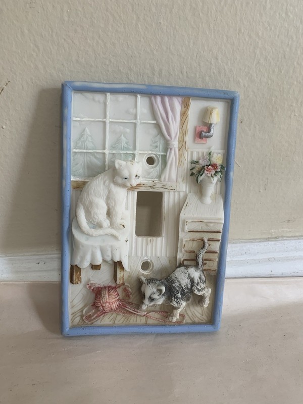 3D Handpainted Resin Cat Switch Plate Cover Kitty Playing w/Yarn Cottage Decor