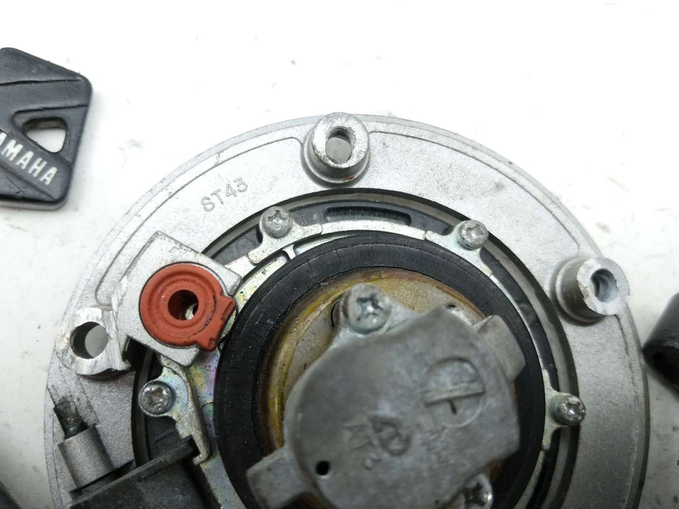 04-06 Juego de bloqueo tapa y llave interruptor encendido Kawasaki Z750 Foto 4 de 4