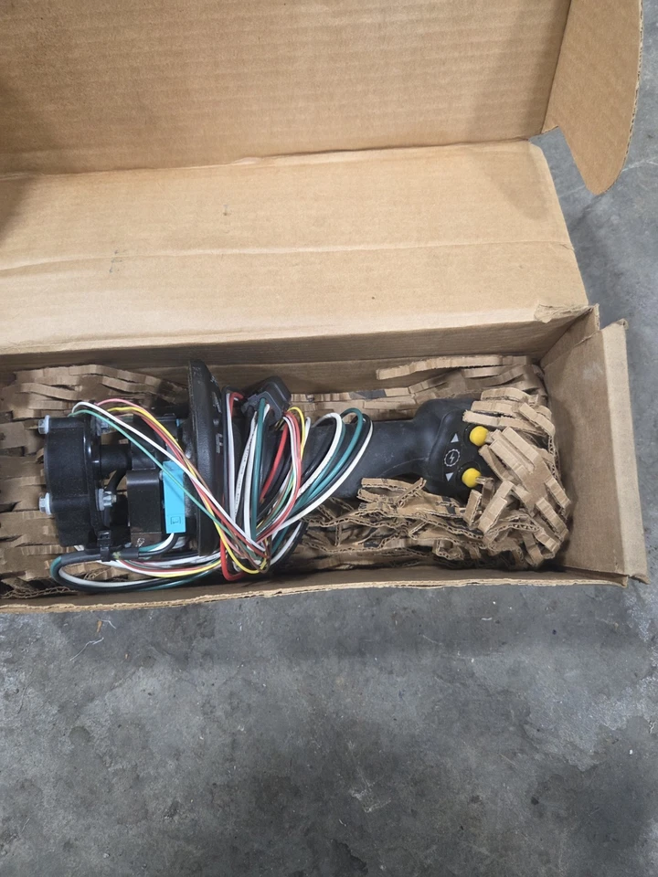 337-6855 CONTROL GP. ORUGA DE MANO 3376855 Foto 2 de 4