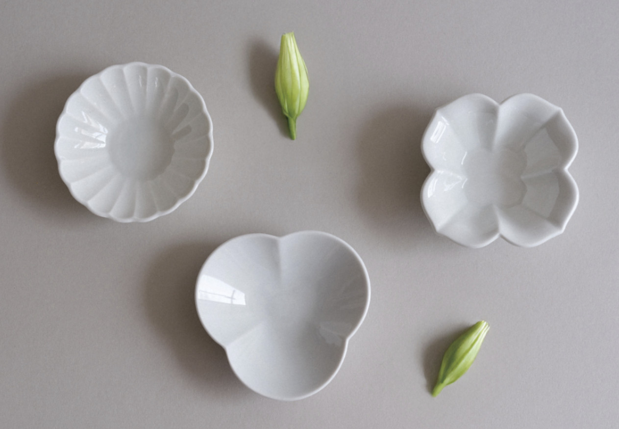 Of 3 Mini Korean Porcelain Flower Dishes &ndash; Mujagi Tiny Type Collection