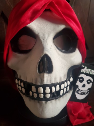Misfits Red Hood Unhold Maske von Trick Or Treat Studios Halloween Rock'n'Roll neu - Bild 19 von 19