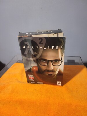 Half-Life 2 (PC, 2004) - Gordon Freeman Box Art 5 Disc Set Small Box W Guide
