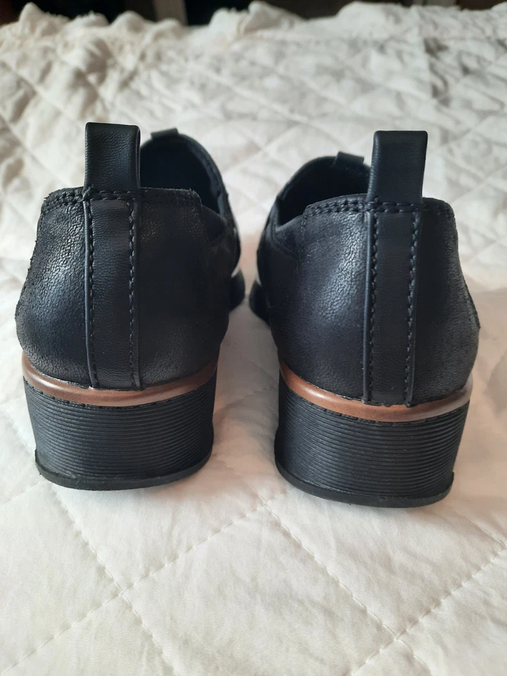 Zapatos sin cordones informales Baretraps Garner para mujer talla 7,5 M negros  Foto 3 de 4