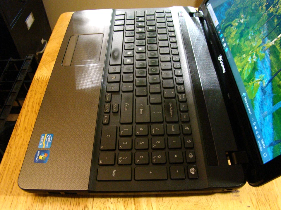 Gateway NV57H26u/Core i5-2410M 2,30 GHz/6 GB/320 GB/Windows 10 Pro/Hdmi/Web/BT/15,6 Foto 4 de 4