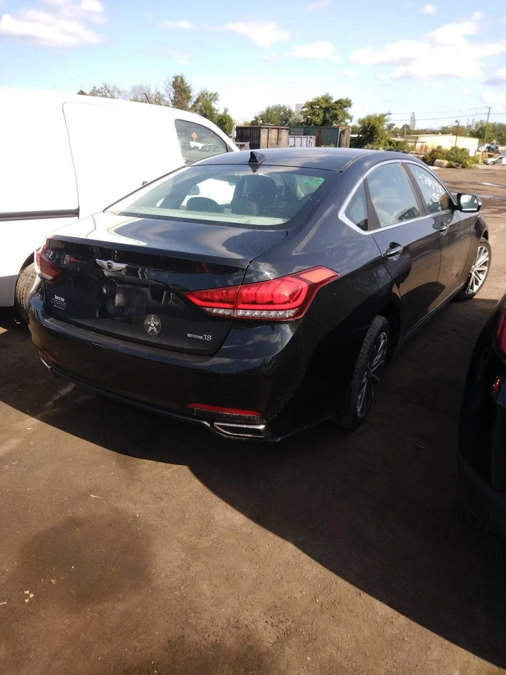 Hyundai Genesis 2016 guardabarros derecho negro abolladura pequeña 108067 G80 R sedán Foto 4 de 4