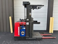 2020 RAYMOND ORDER PICKERS WITH VERY LOW HOURS!! MODEL 550-OPC30TT, 95/210 MASTS