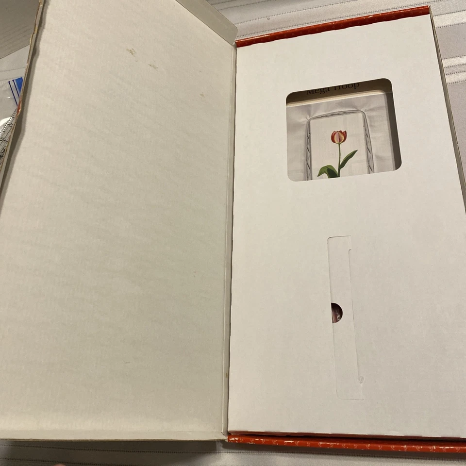 Husqvarna Viking Mega Hoop Designer 1 & 2 Embroidery Mega Hoop Complete w/CD - Image 3 of 4