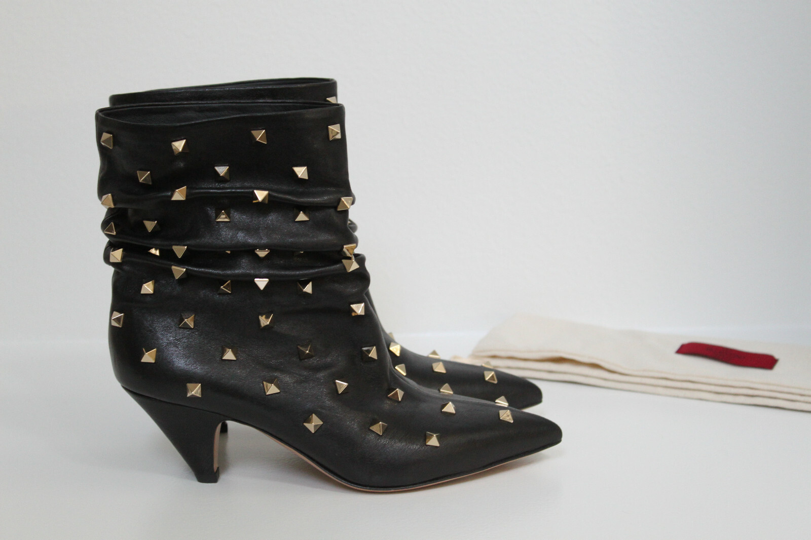 Женские сапоги Valentino с шипами