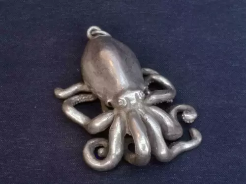 Collana ciondolo statua pesce polpo intaglio argento Cina Tibet regalo - Foto 6 di 8
