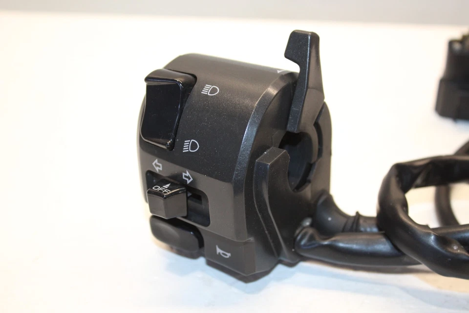 2003 2004 DUCATI Sport 800 LEFT HANDLEBAR TURN SIGNAL LIGHT HORN CABLE SWITCH — 第 3/4 张图片