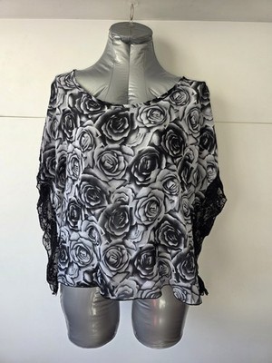 Julie's Closet M Flowy Black White Roses Lace Loose Witchy Romantic Gothic