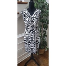 Calvin Klein Black  White Polyester V-Neck Sleeveless Knee Length Dress Size 4