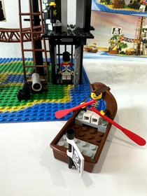 Vintage 1989 Lego Pirates - 'Forbidden Island' (6270)