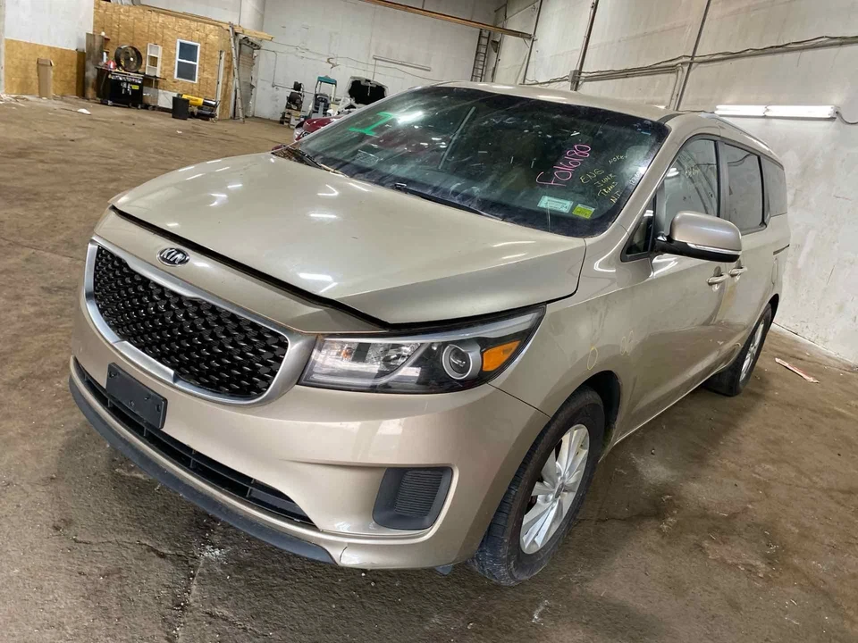 Used Air Cleaner Assembly fits: 2015 Kia Sedona  Grade A - Image 4 of 4