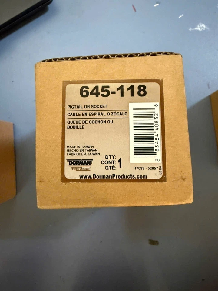 Enchufe bombilla Dorman 645-118 delantero o trasero lado del conductor pasajero para camioneta Ram Foto 2 de 2