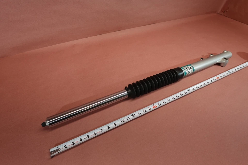 Tubo amortiguador horquilla delantera izquierda Kawasaki KLR650 1987-2007 Foto 2 de 4