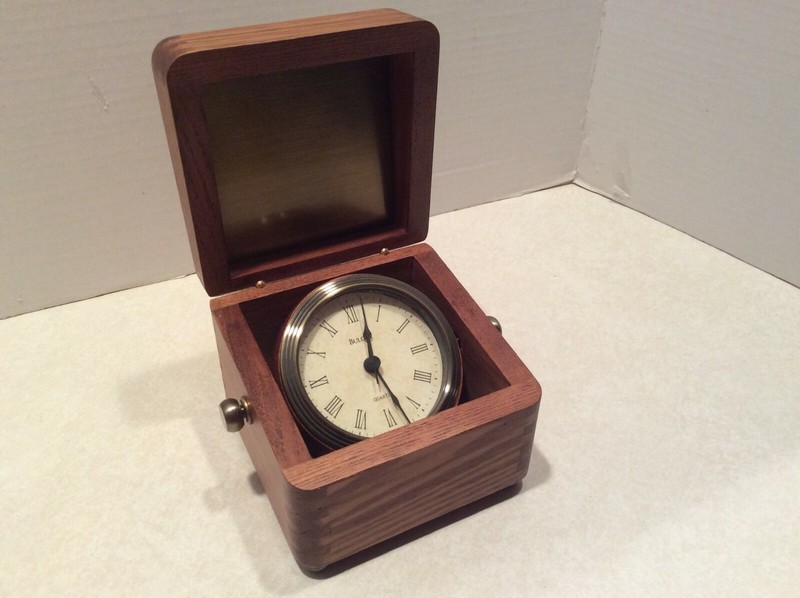 Bulova quartz shelf clock, wood hinged case, WORKS
