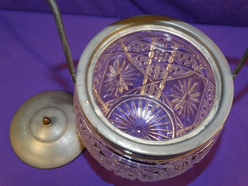 VINTAGE PRESSED GLASS BISCUIT JAR WITH ALUMINUM LID PRETTY PATTERN - Picture 5 of 12