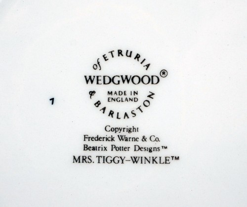 Wedgwood Beatrix Potter Peter Rabbit Mrs Tiggy Winkle Beilagenteller & F Warne Buch - Bild 6 von 6