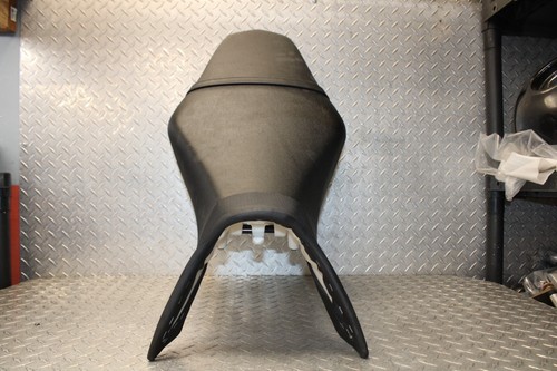 17 / 20 Yamaha MT09 / MT-09 Seat OEM Part - Picture 7 of 24