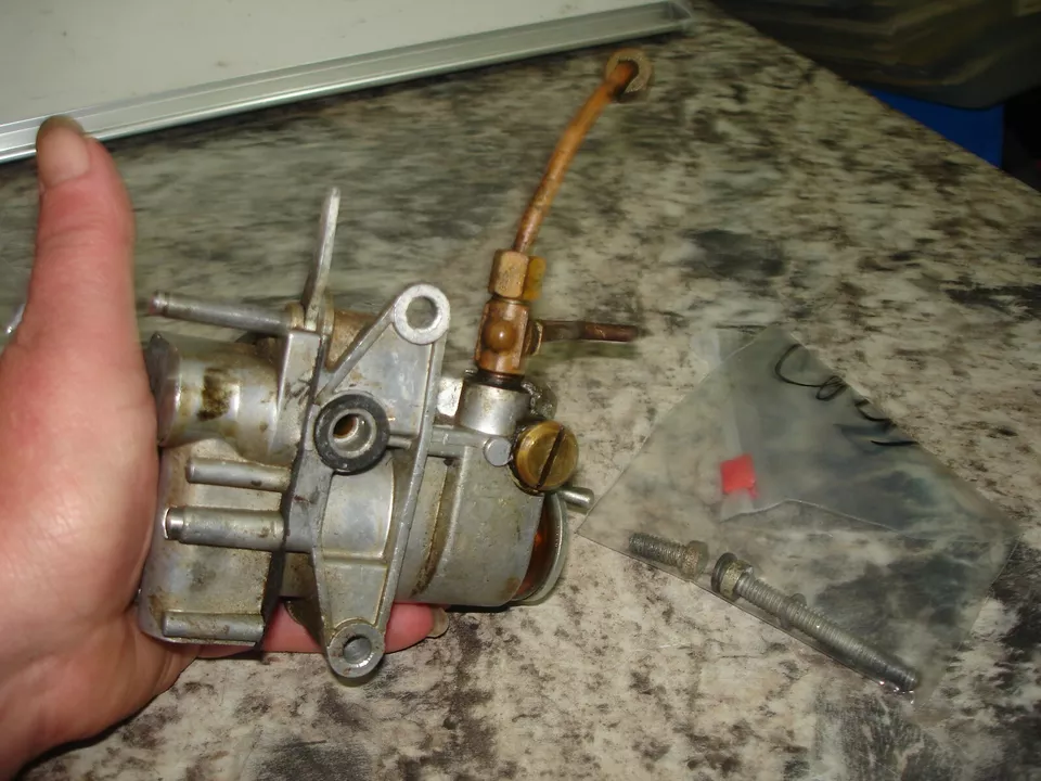 Evinrude 3.3 hp sport twin 4423-12484 carb parts only boat motor part b 4002  - Image 3 of 4