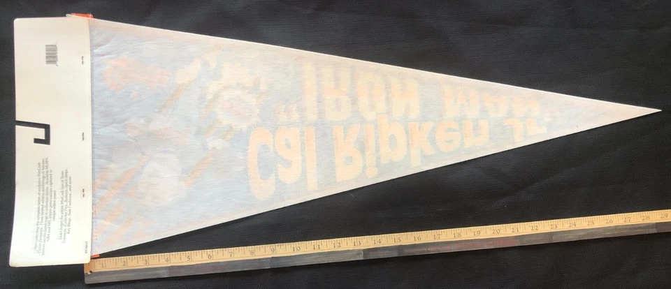 Banderín de recuerdos de béisbol tamaño completo de los Orioles de Baltimore Iron Man de Cal Ripken Jr. Foto 2 de 3