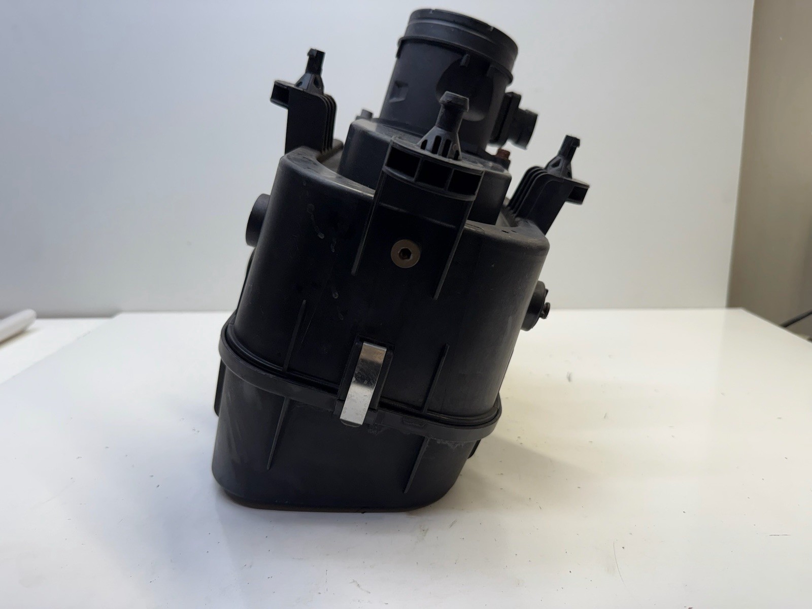 14-17 Maserati Ghibli M157 Left  Side Intake Air Cleaner Filter Box Housing OEM