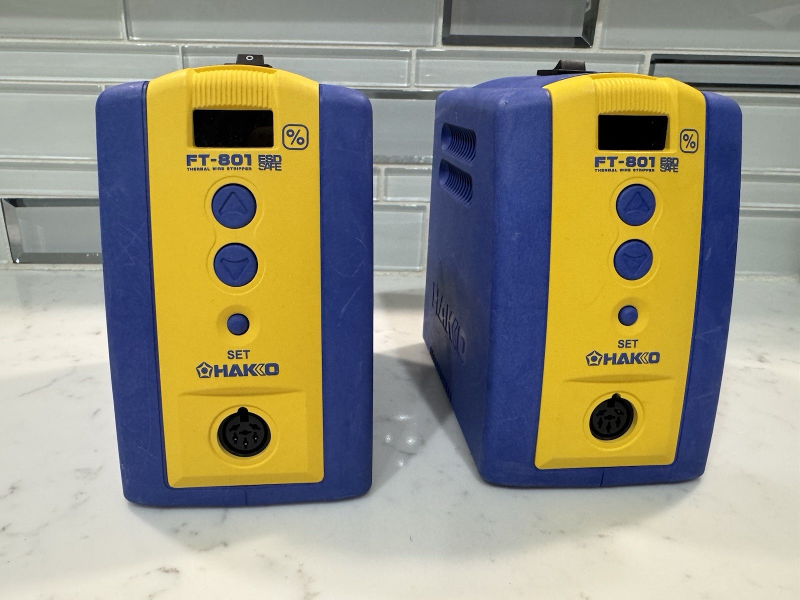 Lot 2 Hakko FT-801-02 Thermal Wire Stripper 60Hz Digital Power & C5012 Holder