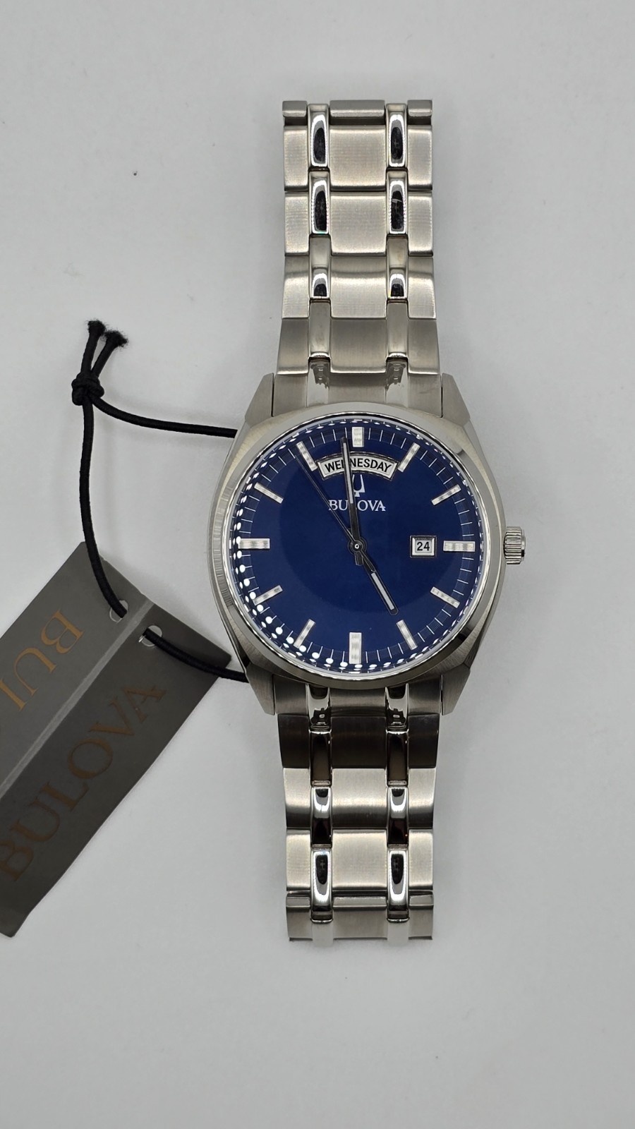 Men's Date Surveyor Blue Day 39mm Dial 9" Classic Bulova 96C125 Watch Bracelet - vintagewatches.pk