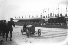 Peugeot factory racer Boillot winner 1913 French Grand Prix Amiens press photo 4