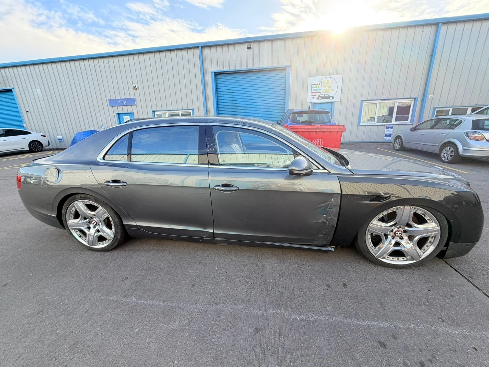 2015 BENTLEY FLYING SPUR MULLINER SPEC 4.0 V8 SPARES OR REPAIRS, DAMAGED, 40K - Picture 11 of 24