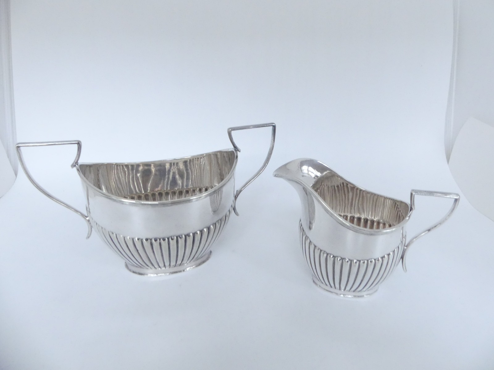 ♛ Schönes versilbertes geripptes Milch- und Zuckerset "Hattersley" Sheffield ♛