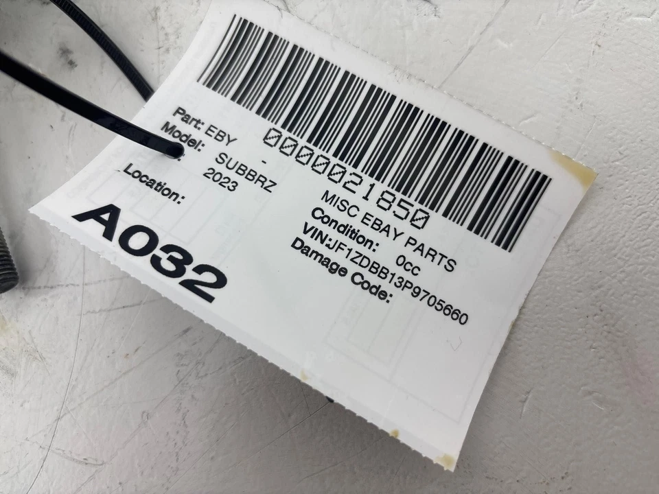 Subaru BRZ/Toyota GR86 2022-2023 cárter de aceite superior OEM Foto 3 de 4