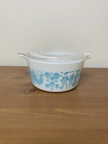 Pyrex Amish Butterprint 473 Turquoise Casserole Dish with Lid 1 QT