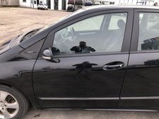 Mercedes A Klasse W169 T&uuml;r vorn links Fahrert&uuml;r bis 08 5 t&uuml;rer 696 Nachtschwarz