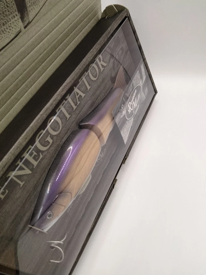 LTD Hecho en Roma Negociador Japón Big Glide Madera Swimbait Bajo Señuelo Hecho a Mano Difícil de Encontrar Foto 4 de 4