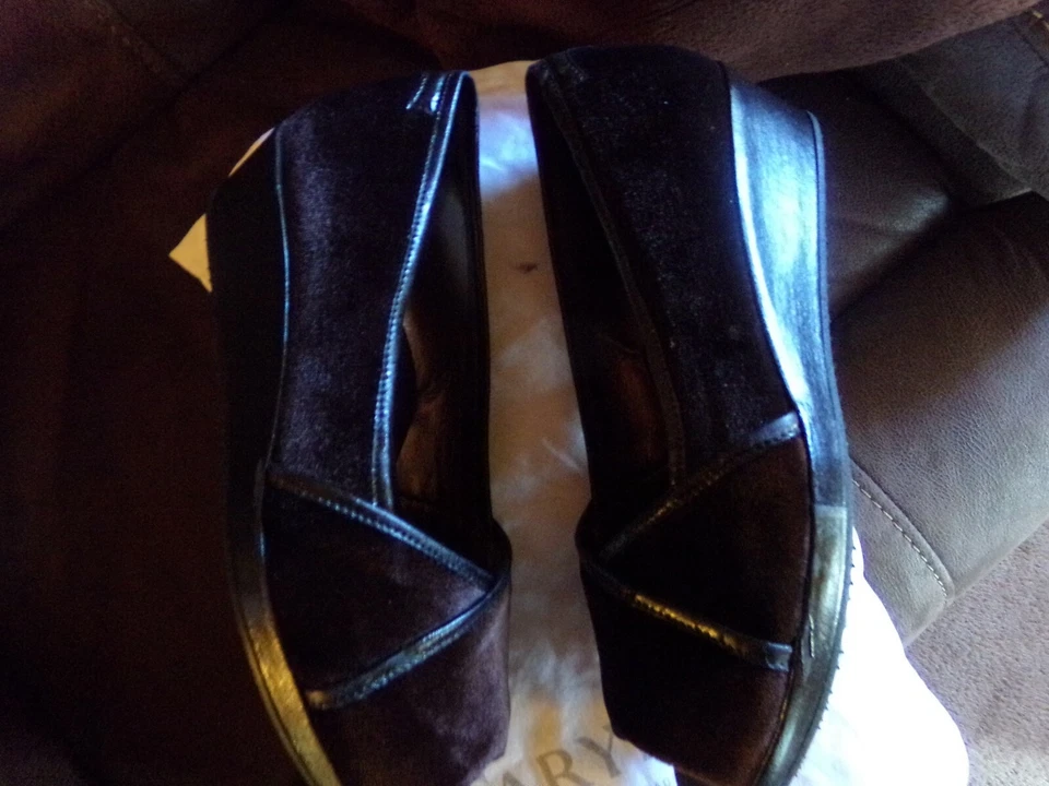 Women's TARYN ROSE brown velvet wedge - Image 3 of 4