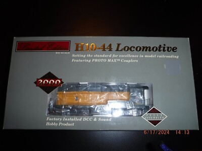 PROTO 2000 HO LIMITED EDITION H10-44 CHICAGO & NORTHWESTERN #1048 LOCOMOTIVE NEW