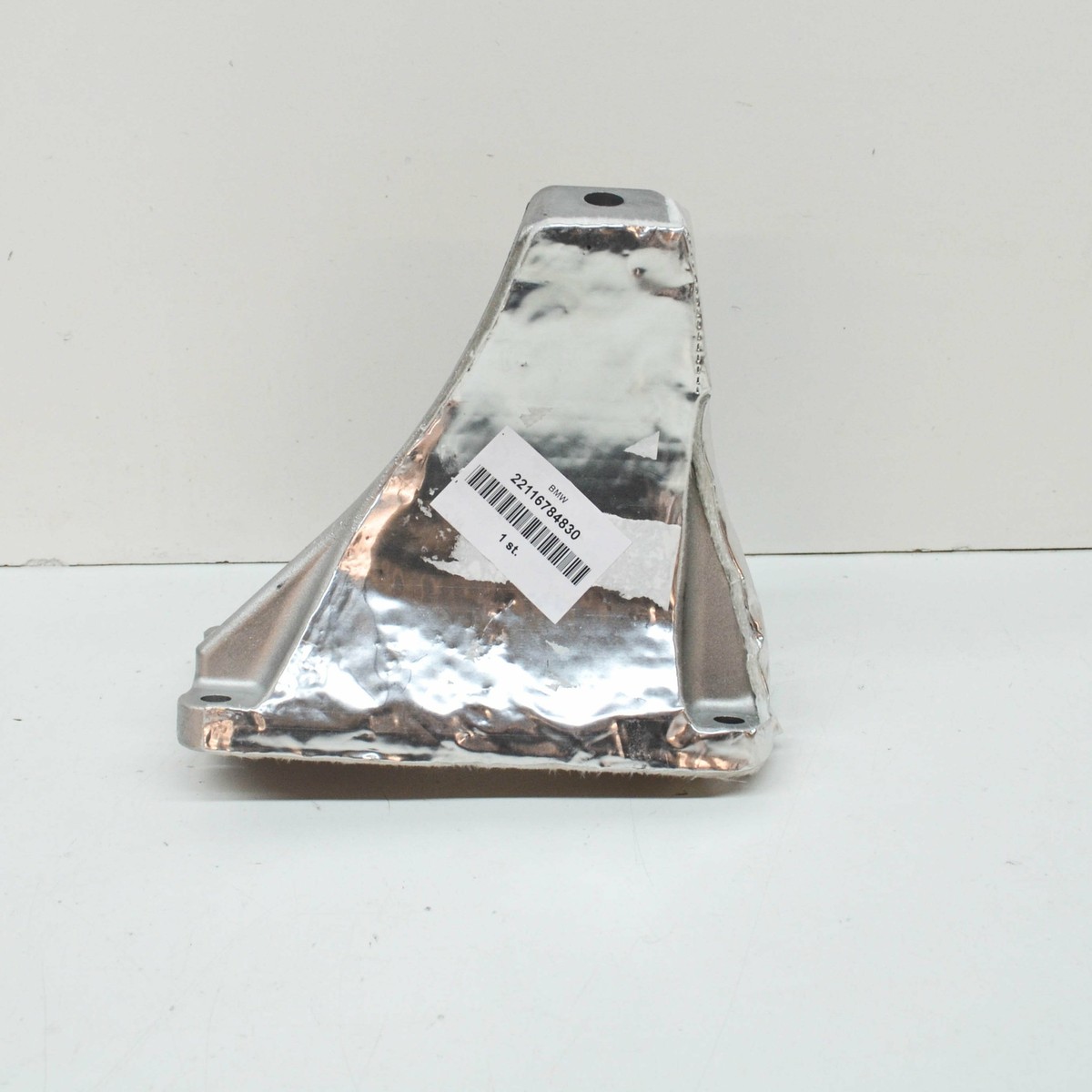 NEW BMW X3 F25 RIGHT SIDE ENGINE SUPPORT BRACKET 22116784830
