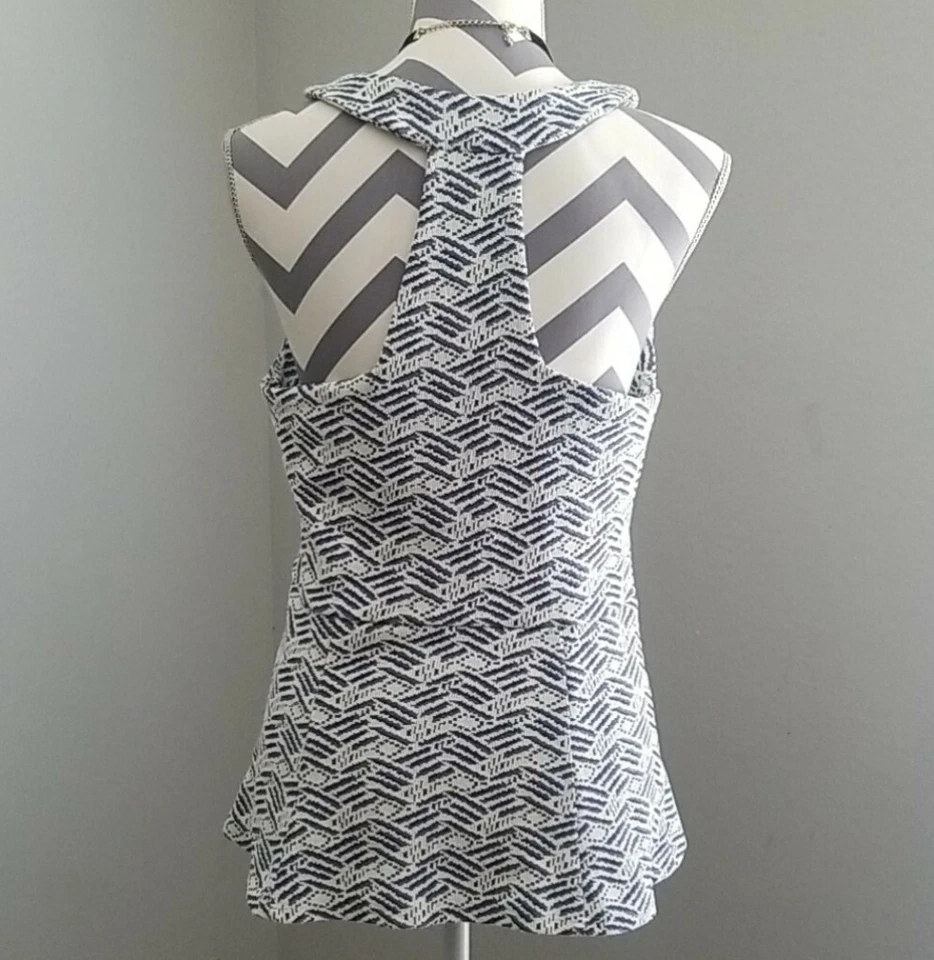 Deletta Halter top Sz M blue ivory Multicolor textured peplum Jacquard knit Foto 4 de 4