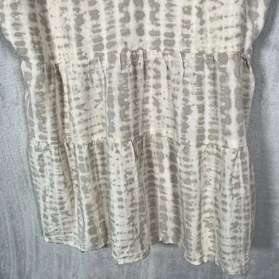Old Navy Women’s Tank Top Medium Acid Wash Print Smocked Tiered Baby Doll Boho - Image 4 of 4