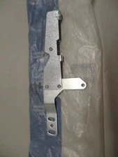 GE Electric Range Model JBS23BB1WH Hinge Receptacle, Right WB10X148 NOS