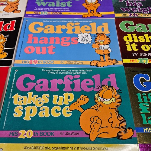 Vintage Jim Davis Lot Of 36 Garfield Fat Cat Books (#1-33) Paperback Comic Books - Picture 11 of 19