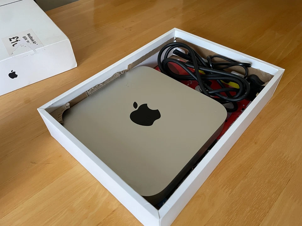 Apple Mac Mini Mid 2011 A1347 i5 6GB RAM 500 GB HDD A1347 - Image 4 of 4